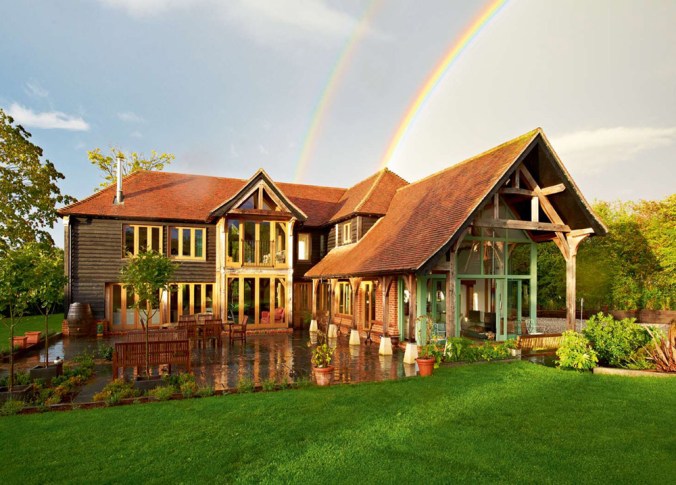 lesena hiša, družinska lesena hiša, naravna hiša, naravna gradnja, gradnja z naravnimi materiali