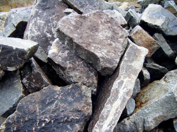 kamen, naravni materiali, naravna gradnja, gradnja z naravnimi materiali