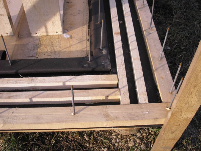 hiša iz slame, slamnate bale, gradnja, naravna gradnja, gradnja z naravnimi materiali