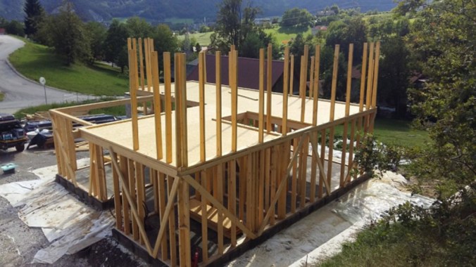 hiša iz konoplje, hiša iz konopljinega betona, naravna gradnja, hiša iz konoplje arhitekt, lesena hiša, gradnja z naravnimi materiali, naravna gradnja arhitekt