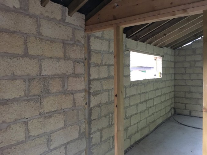 hiša iz konoplje, hiša iz konopljinega betona, naravna gradnja, hiša iz konoplje arhitekt,  lesena hiša, gradnja z naravnimi materiali, naravna gradnja arhitekt