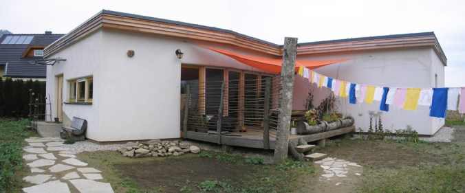 hiša iz slamnatih bal, hiša iz slame, slamnata hiša, naravna gradnja, gradnja z naravnimi materiali