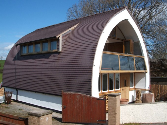 hiša iz slamnatih bal, hiša iz slame, slamnata hiša, naravna gradnja, gradnja z naravnimi materiali