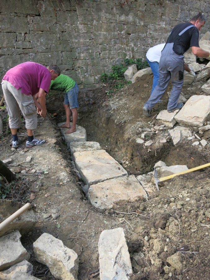  suhozid, kamnita gradnja, gradnja iz kamna, naravna gradnja, kamniti zid, hiša iz kamna, gradnja z naravnimi materiali