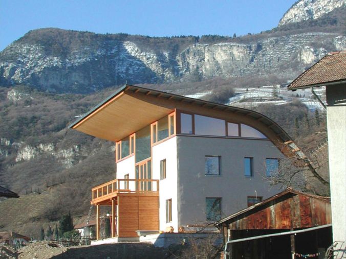 hiša iz slame, samonosna slamnata konstrukcija, naravna gradnja, hiša iz slame, slamnata hiša, naravna hiša, gradnja z naravnimi materiali